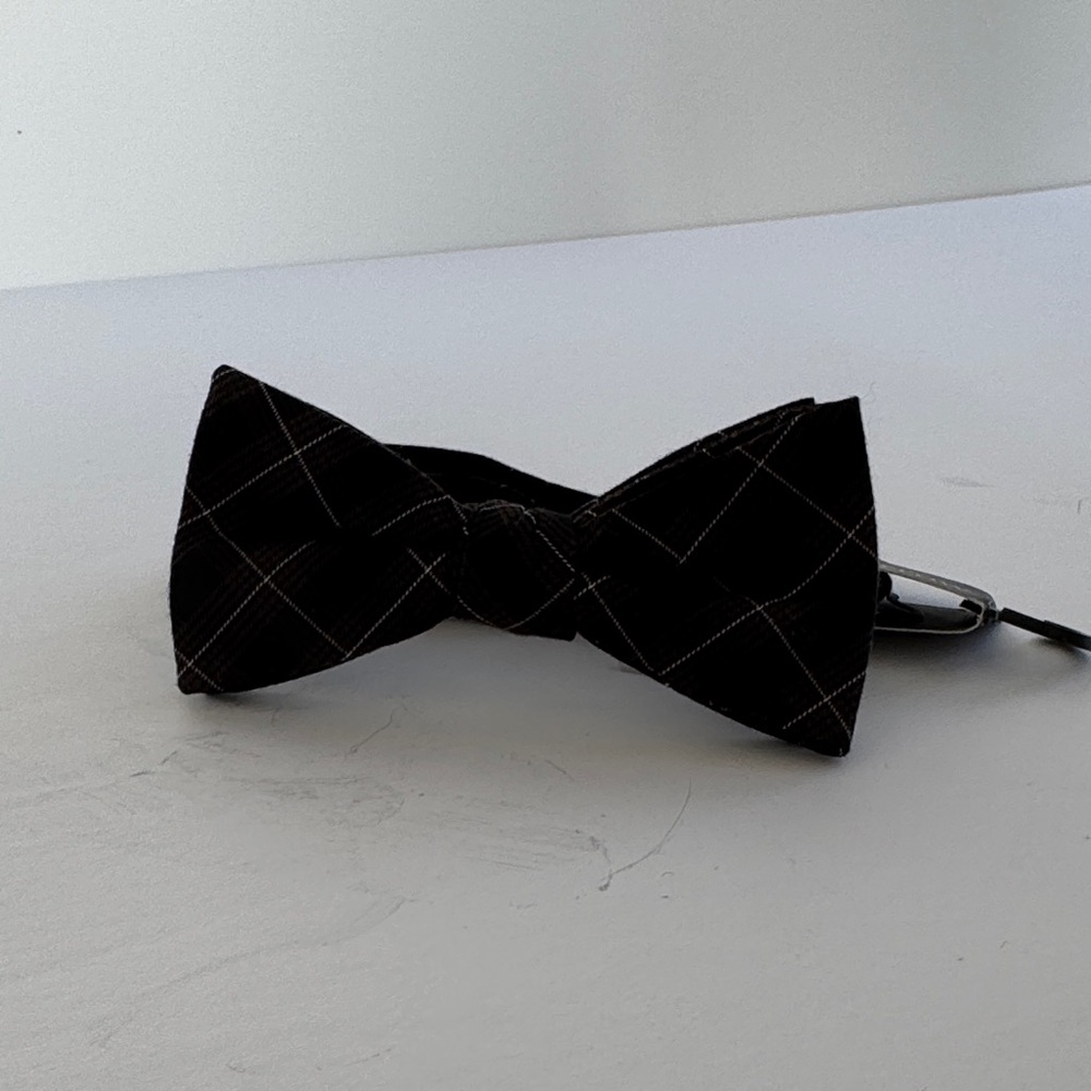 Elegant Black Checkered Bow Tie